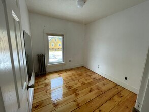 32 Walnut St in Maynard, MA - Foto de edificio - Building Photo