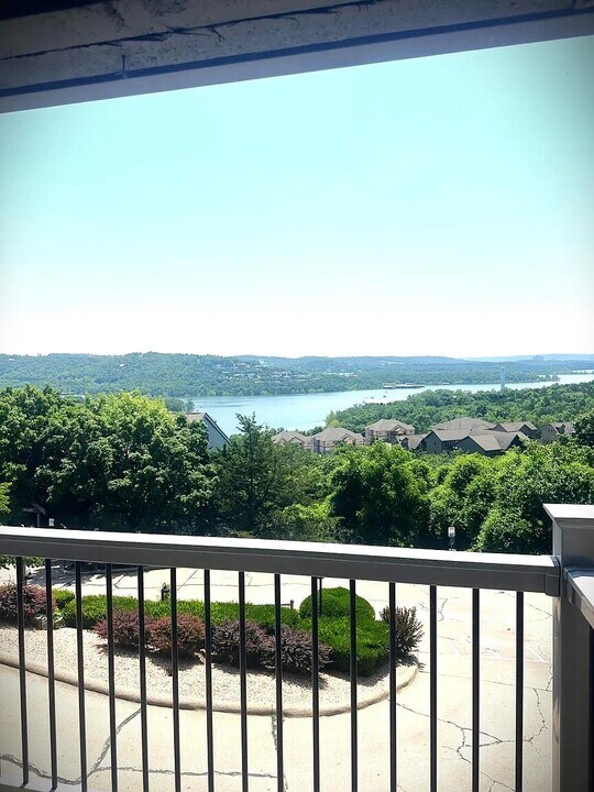 3 Treehouse Ln in Branson, MO - Building Photo