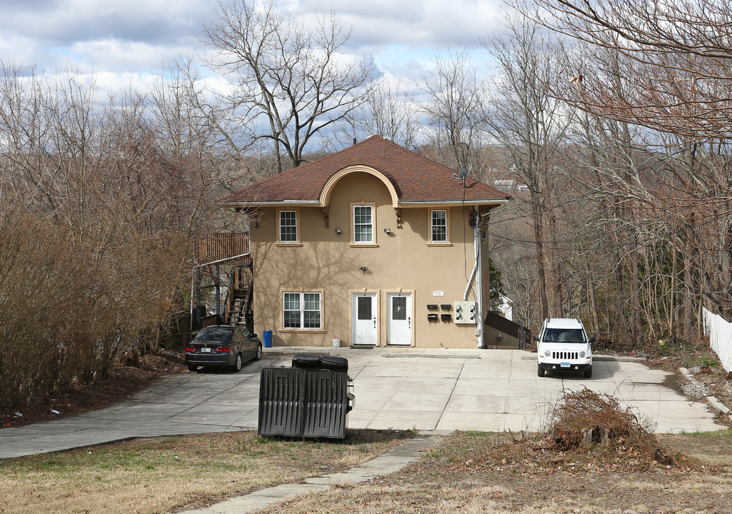 136 Washington St in Norwich, CT - Building Photo