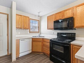 6901 N Steamboat Dr in Lincoln, NE - Building Photo