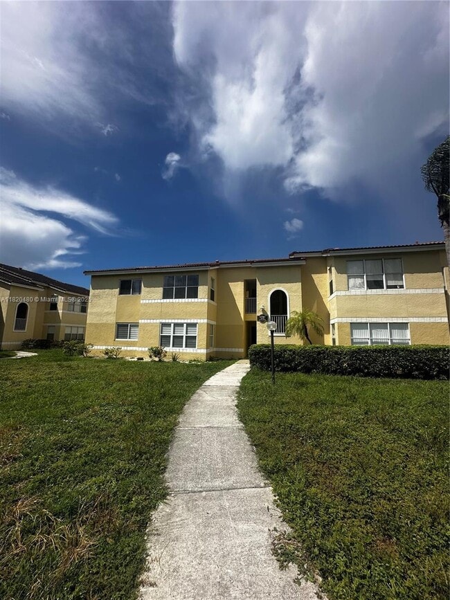 12760 Vista Isles Dr, Unit 715 in Plantation, FL - Building Photo - Building Photo