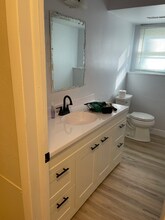 1301 Buena Vista Dr in Sun Prairie, WI - Foto de edificio - Building Photo