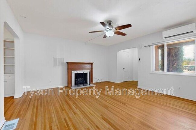 1028 Princeton Dr NE in Albuquerque, NM - Building Photo - Building Photo