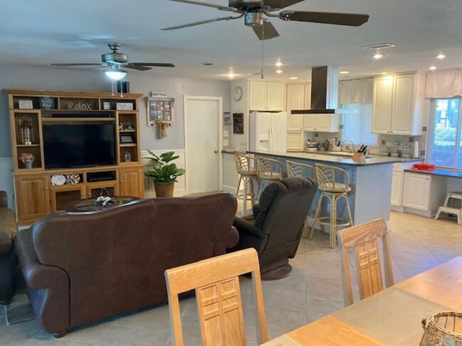 property at 1661 NW 20th Ave