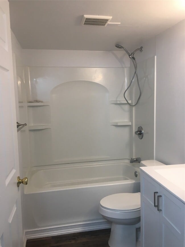 property at 3818 Hamid Blvd