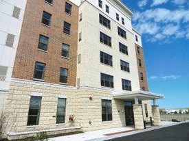 Residences at Fountain Square in Waukegan, IL - Building Photo