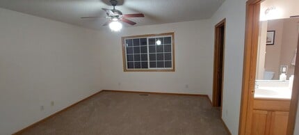 21354 Idaho Ave in Lakeville, MN - Building Photo - Building Photo