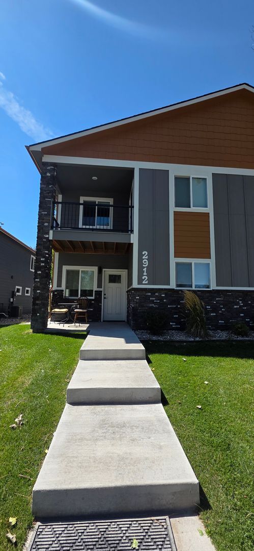 property at 2912 Cribbon Ave