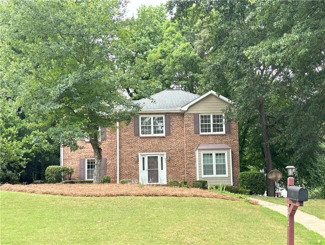 property at 2872 Bentwood Dr