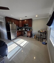 831 NE 14th Ct in Fort Lauderdale, FL - Building Photo - Building Photo