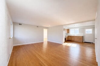 10 Garden Dr in La Grange Park, IL - Building Photo - Building Photo