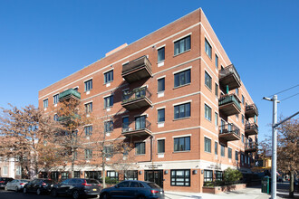 379-389 Kings Hwy in Brooklyn, NY - Foto de edificio - Building Photo