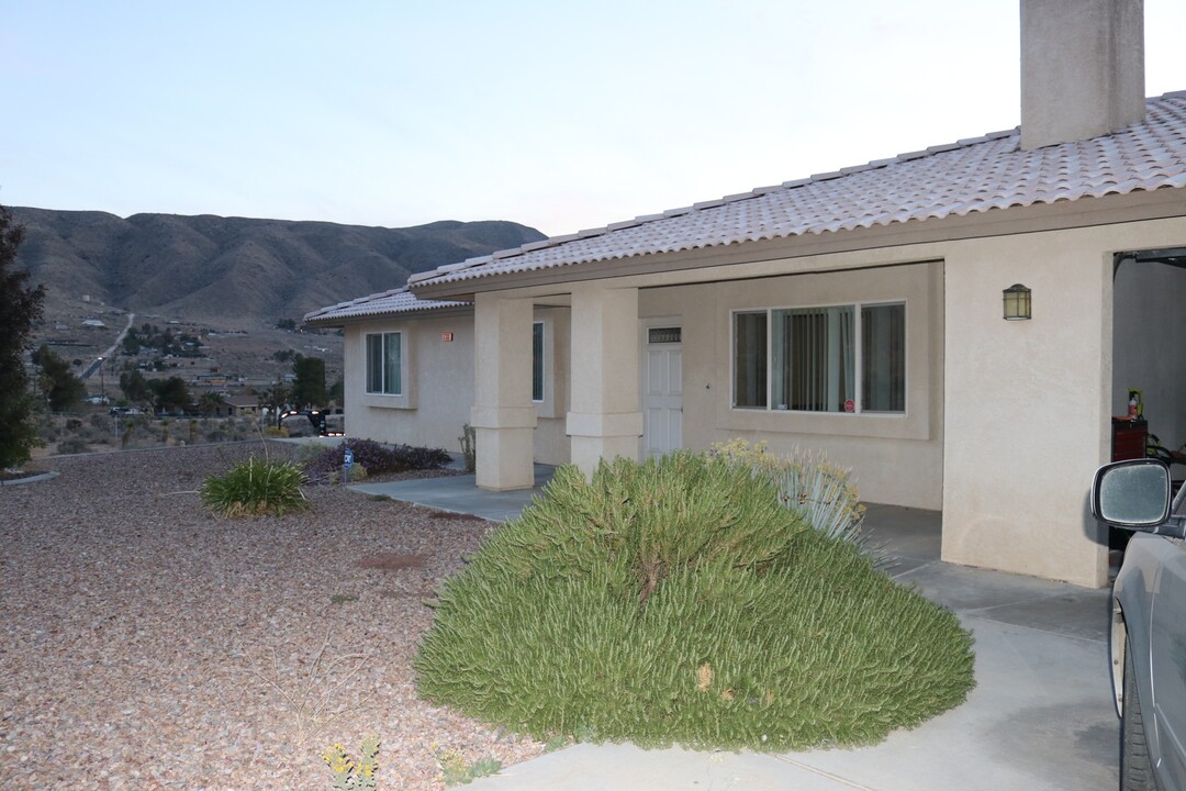 9788 Central Rd in Apple Valley, CA - Building Photo