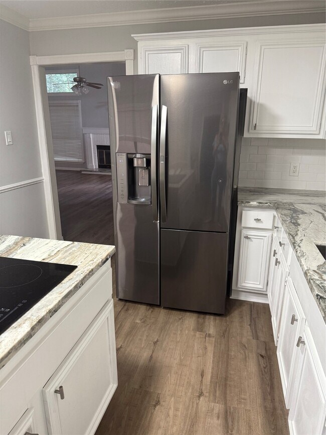 property at 3310 Meadway Dr