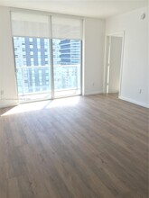 1100 S Miami Ave, Unit 1902 in Miami, FL - Building Photo - Building Photo