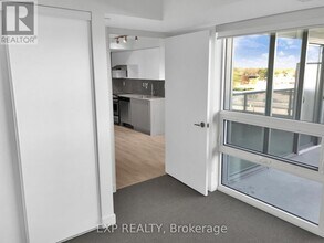 160 Flemington Rd in Toronto, ON - Building Photo - Building Photo