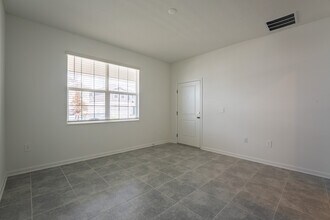 2015 Punch Bowl Ave in Davenport, FL - Building Photo - Building Photo