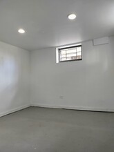 7910 S Muskegon Ave in Chicago, IL - Building Photo - Building Photo