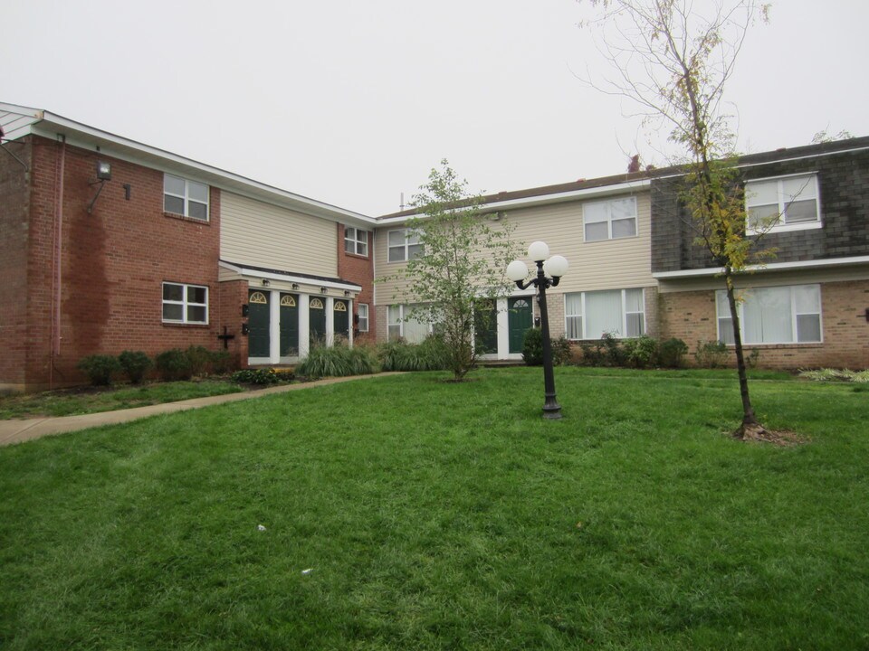 Lafayette Hills in Easton, PA - Building Photo