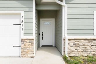 2511 Pintail Cir in Junction City, KS - Building Photo - Building Photo