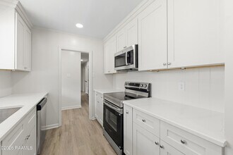 317 Kim Dr in Lafayette, LA - Building Photo - Building Photo