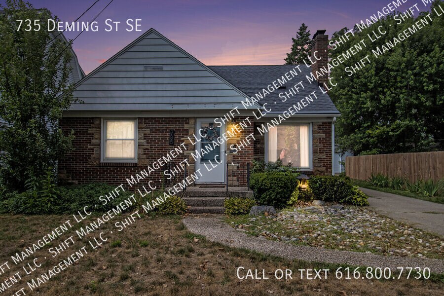 735 Deming St SE in Grand Rapids, MI - Building Photo