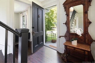 16 Under Mountain Rd in Salisbury, CT - Building Photo - Building Photo