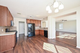 9403 Coatsworth Dr in Sugar Land, TX - Building Photo - Building Photo