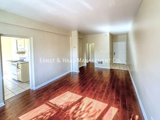 105 Atlantic Ave in Long Beach, CA - Foto de edificio - Building Photo