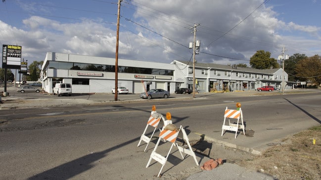 5703-5705 Urbandale Ave in Des Moines, IA - Building Photo - Building Photo