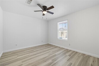 4575 Pencester St in Las Vegas, NV - Building Photo - Building Photo