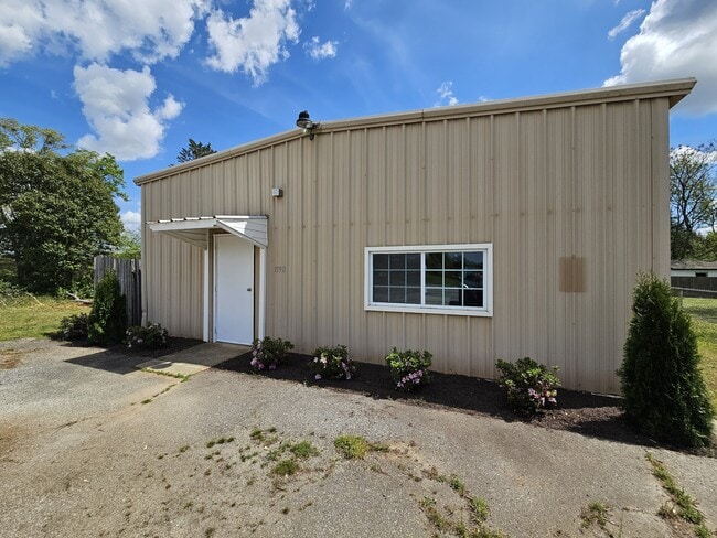 1198 Holly Springs Rd in Lyman, SC - Building Photo - Building Photo