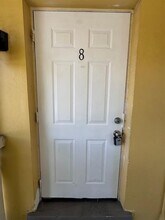 890 NW 39th St in Oakland Park, FL - Building Photo - Building Photo