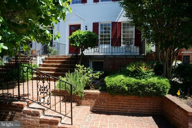 2015 Allen Pl NW in Washington, DC - Building Photo - Building Photo