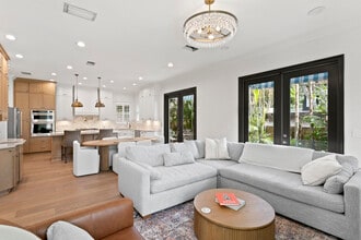 2936 W Knights Ave, Unit B in Tampa, FL - Building Photo - Building Photo