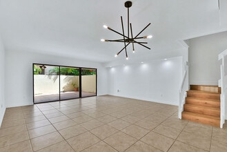 3501 Magellan Cir in Aventura, FL - Foto de edificio - Building Photo