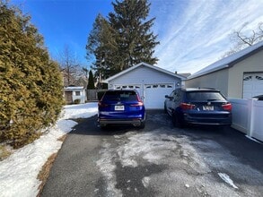 32 Prairie Ave in Suffern, NY - Building Photo - Building Photo