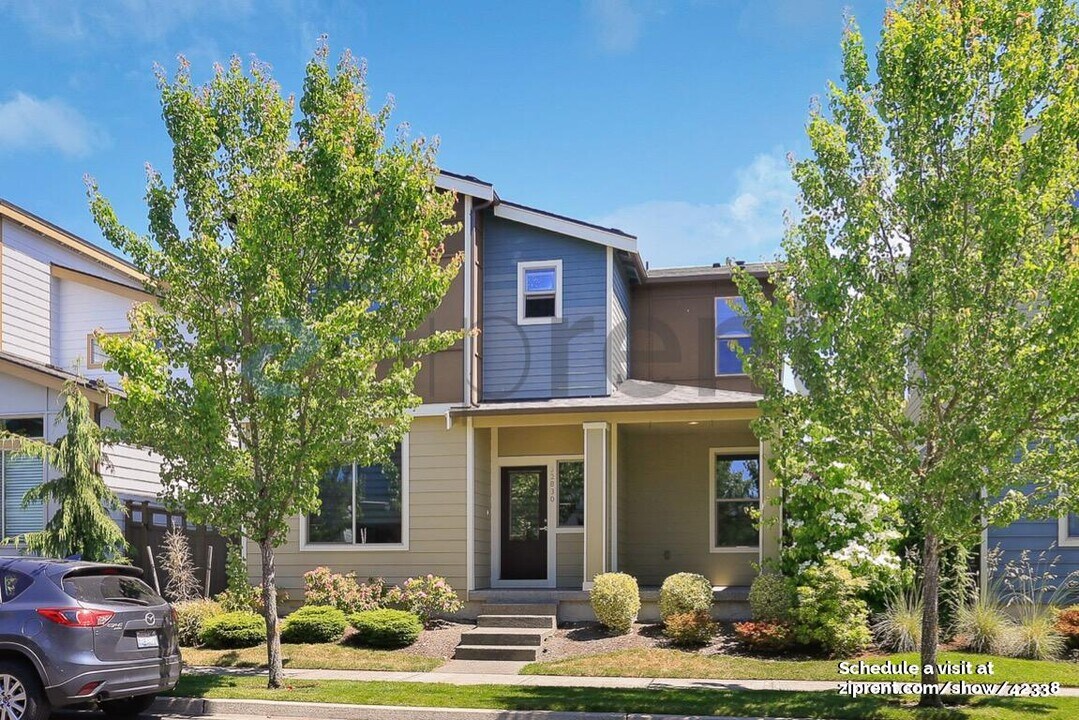 32830 Madrona Ave SE in Black Diamond, WA - Building Photo