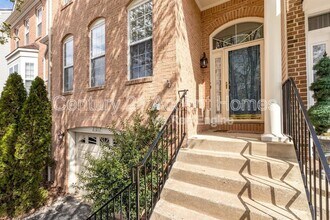 21217 Millwood Square in Sterling, VA - Building Photo - Building Photo