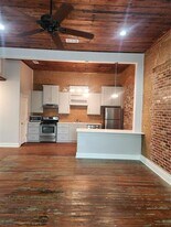 203 N Dallas St in Ennis, TX - Building Photo