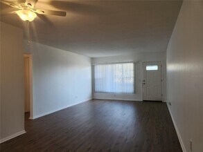 2464 Australia Way E in Clearwater, FL - Building Photo - Building Photo