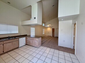 10707 Calle Raquel in Yuma, AZ - Foto de edificio - Building Photo