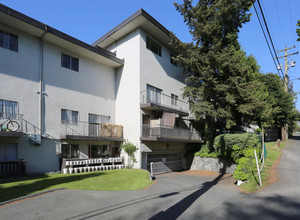 Berkeley Manor in Vancouver, BC - Building Photo - Building Photo