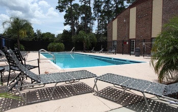 Lakes Edge At Mandarin in Jacksonville, FL - Foto de edificio - Building Photo