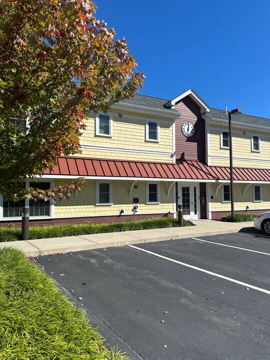 54 Loomis St, Unit 2101 in Bedford, MA - Building Photo