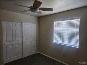 813 Gemstone Ave in Bullhead City, AZ - Foto de edificio - Building Photo