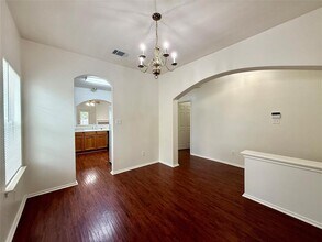 112 Brown St in Hutto, TX - Building Photo - Building Photo