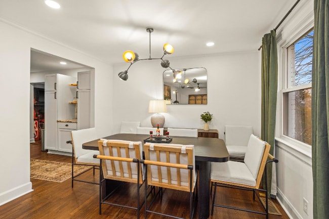 2314 Deerwood Rd in Nashville, TN - Foto de edificio - Building Photo