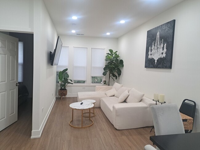 619 W 46th St in Chicago, IL - Building Photo - Building Photo