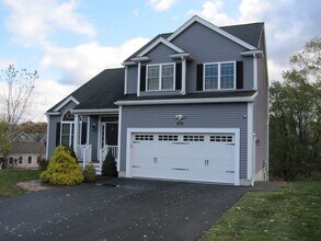 15 Hialeah Ln in Framingham, MA - Building Photo - Building Photo